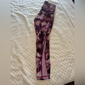 Lululemon cropped leggings. Size 6.